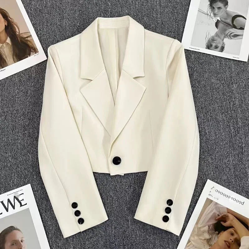Sara Blazer Miru World